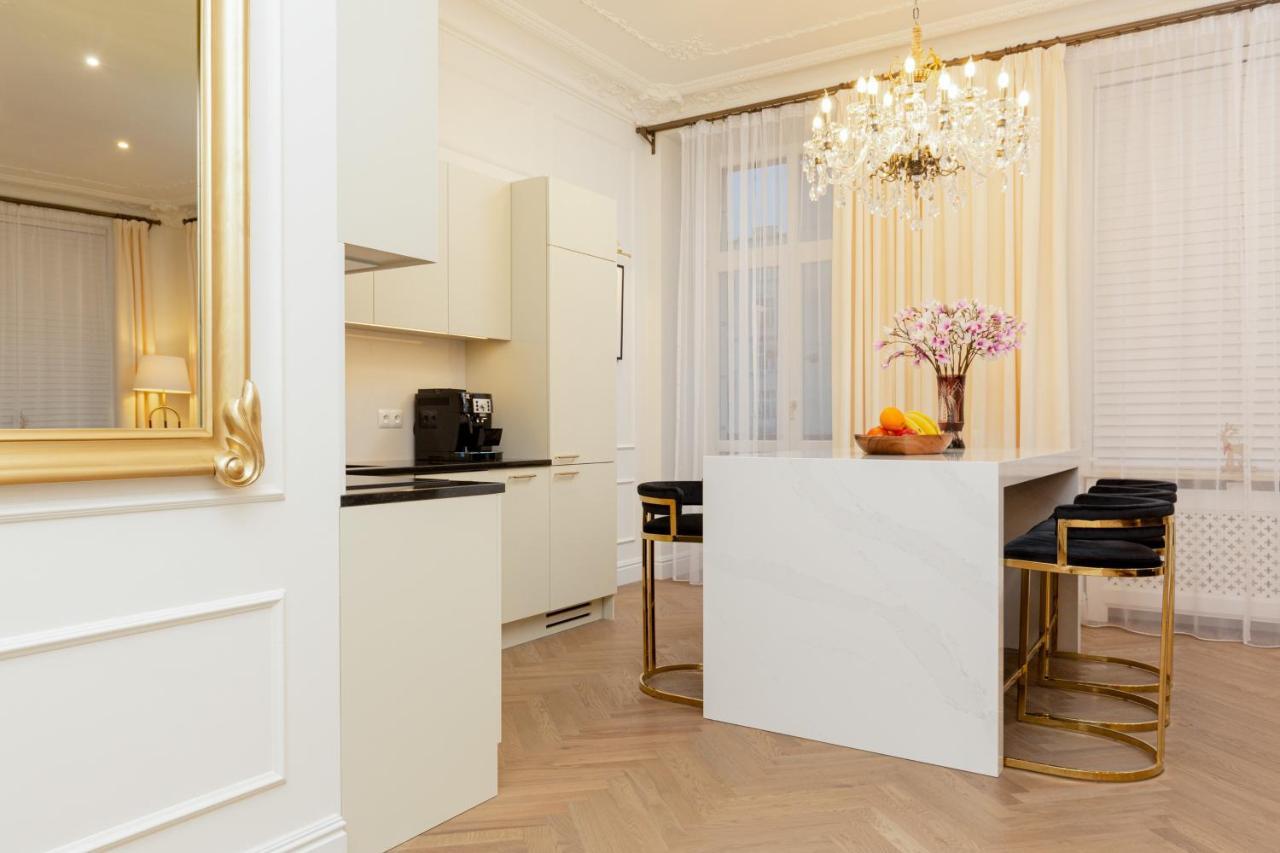 Royal Apartment Kopernika By Renters Prestige Warszawa Exteriör bild