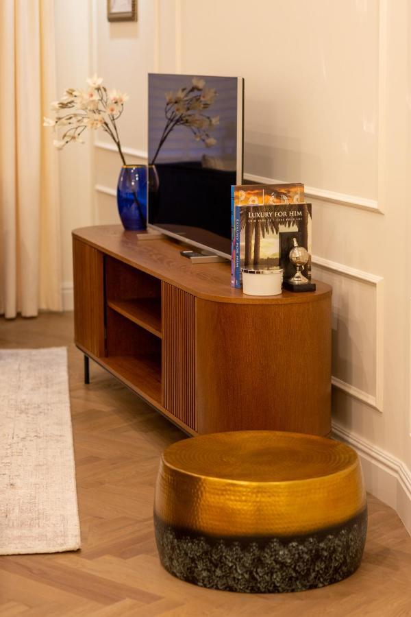 Royal Apartment Kopernika By Renters Prestige Warszawa Exteriör bild