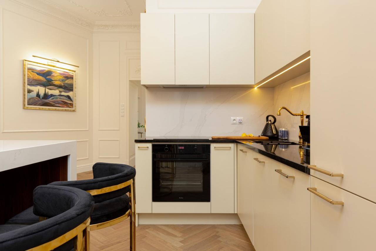 Royal Apartment Kopernika By Renters Prestige Warszawa Exteriör bild